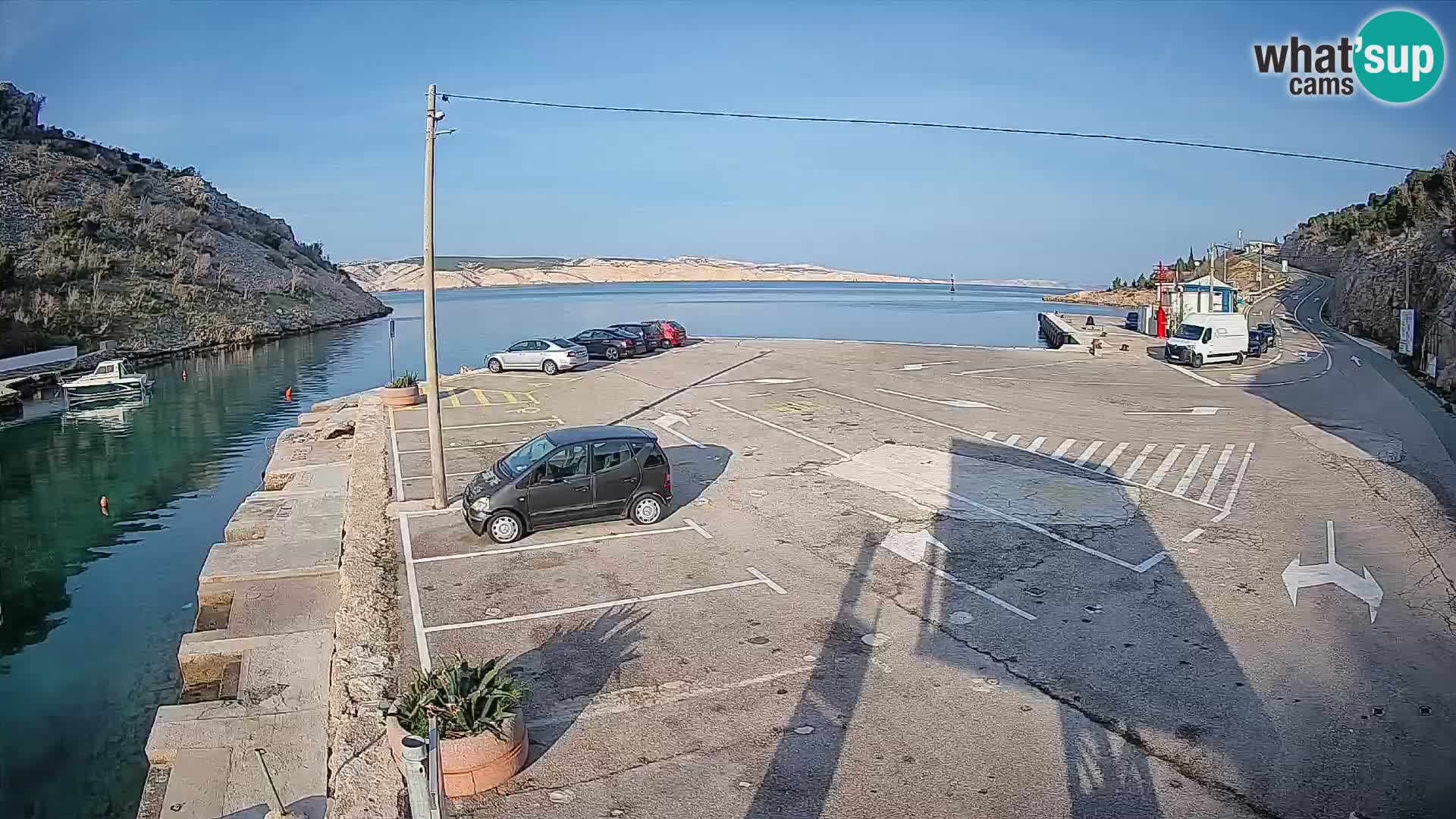 Web kamera trajektna luka Prizna – prema otoku Pag