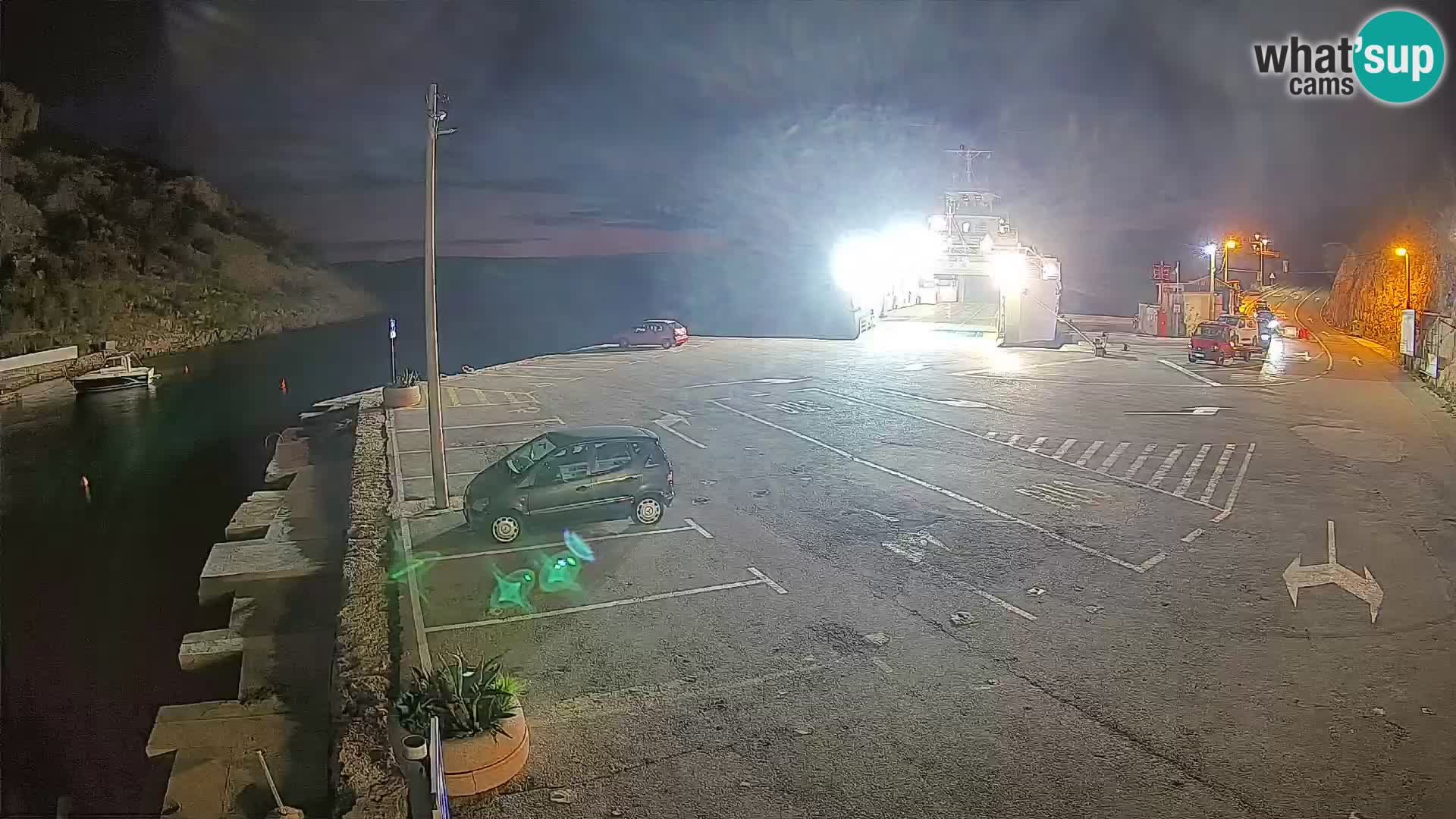 Webcam del puerto de ferris de Prizna – hacia la isla de Pag