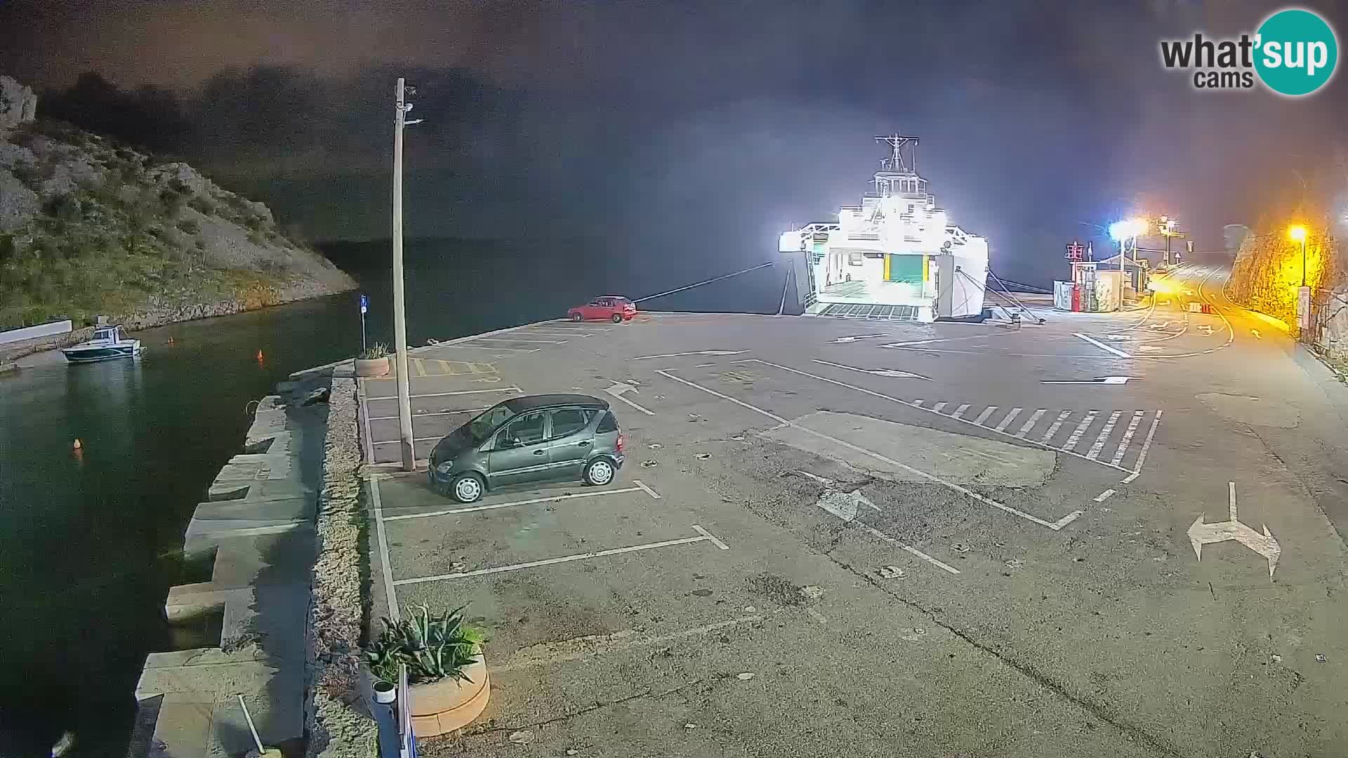 Webcam del puerto de ferris de Prizna – hacia la isla de Pag