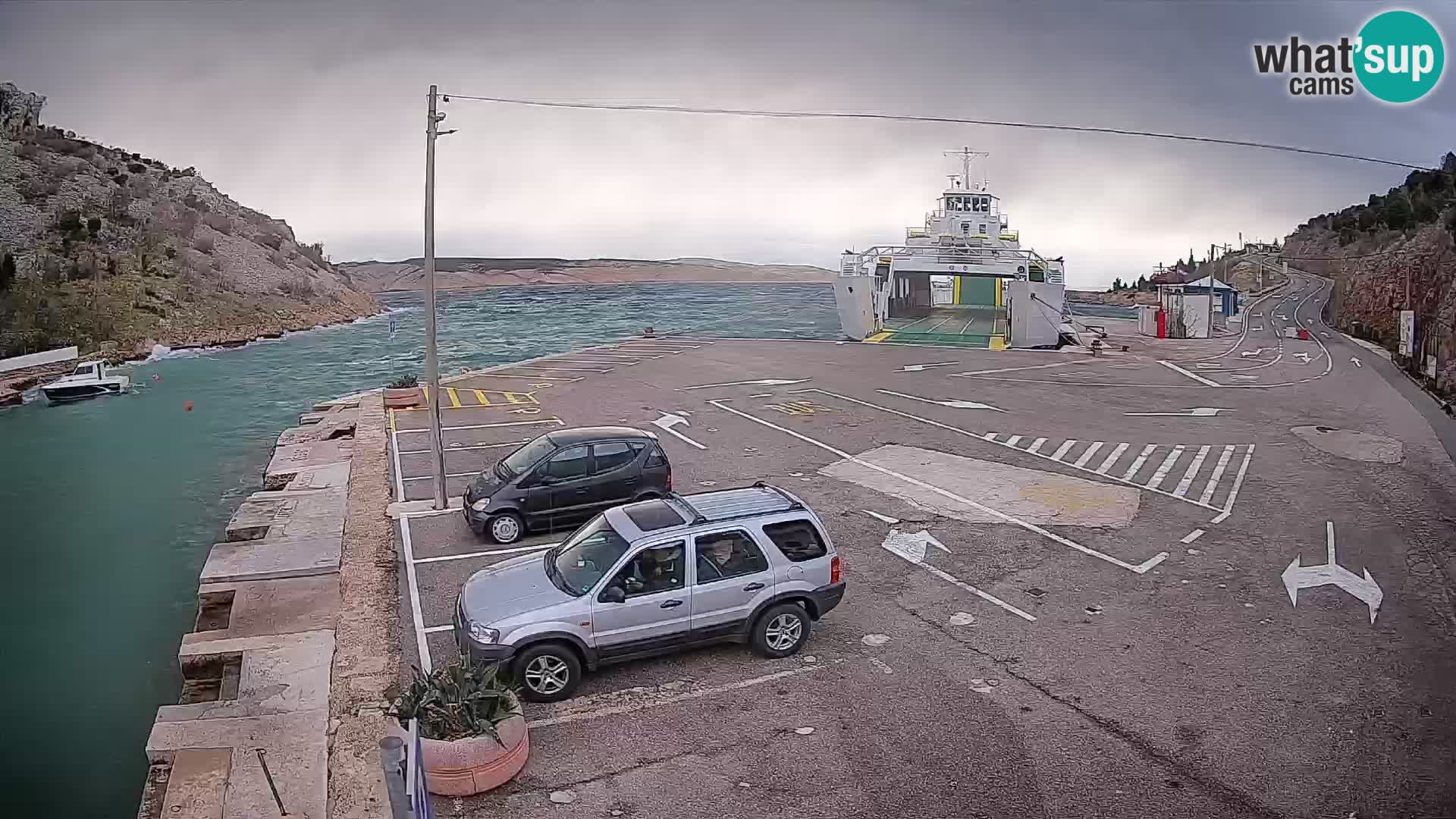 Webcam del puerto de ferris de Prizna – hacia la isla de Pag