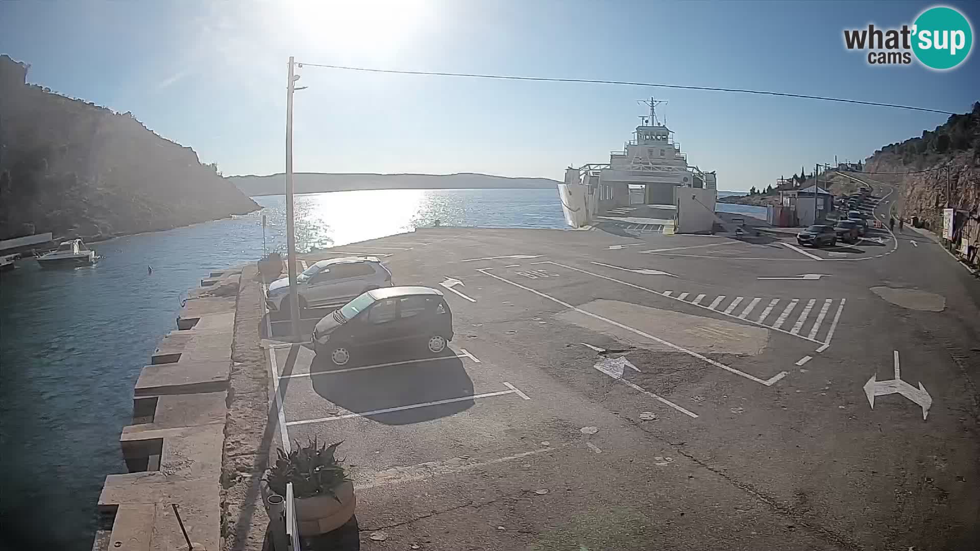 Webcam del puerto de ferris de Prizna – hacia la isla de Pag