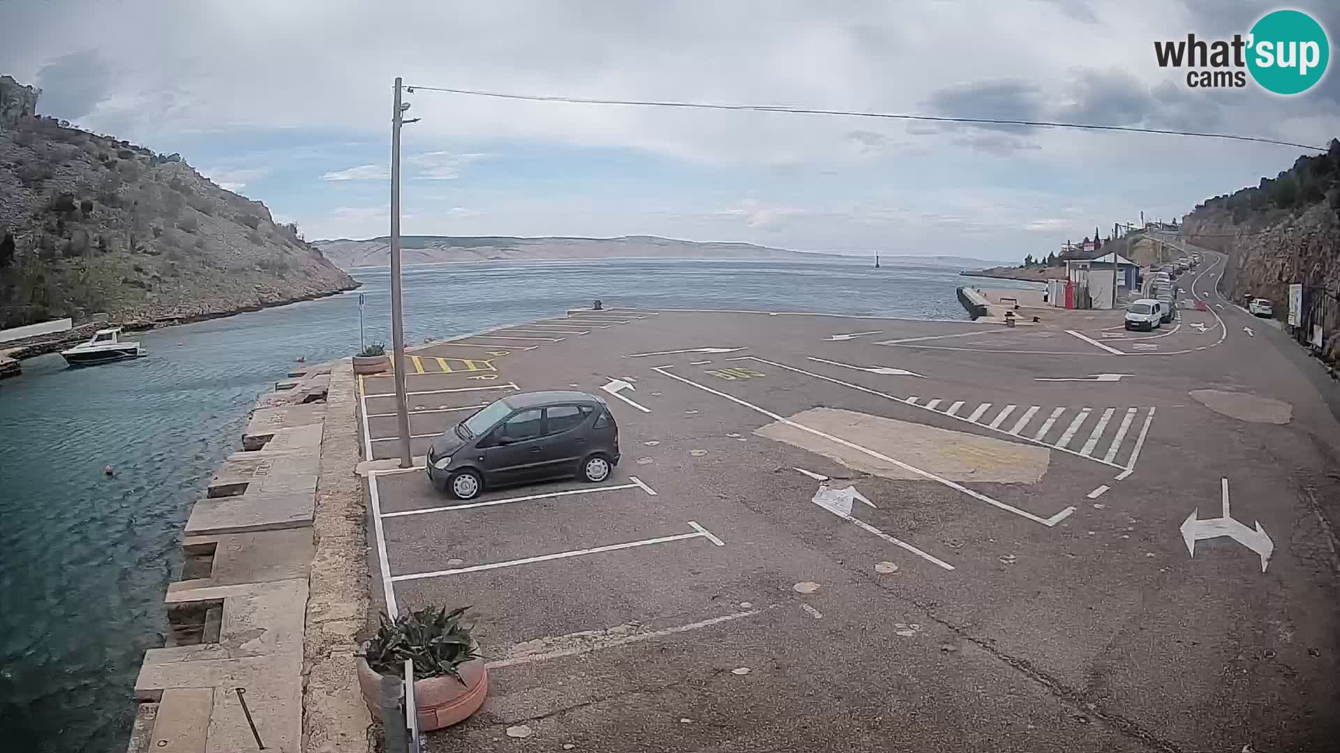 Web kamera trajektna luka Prizna – prema otoku Pag