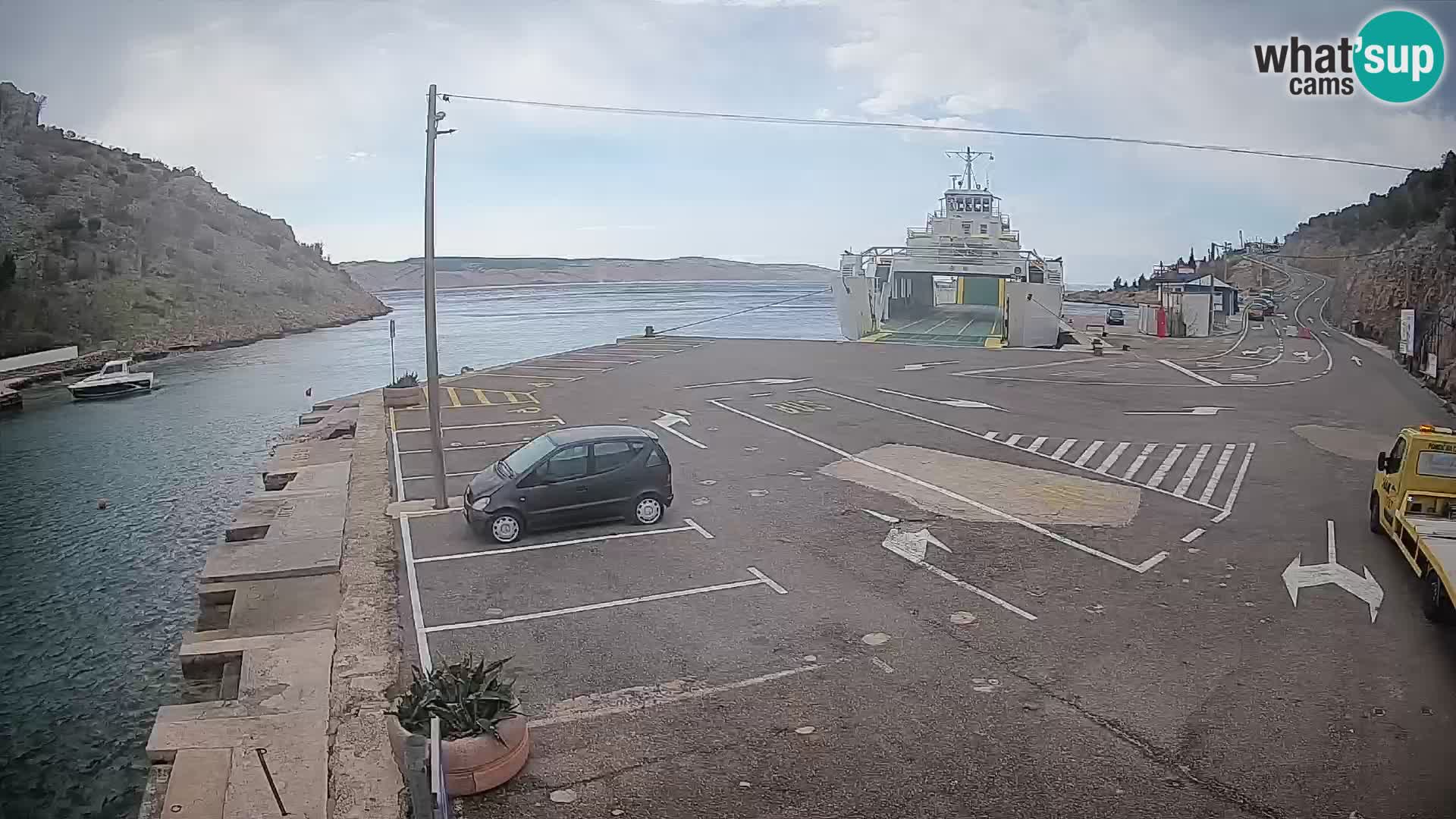 Web kamera trajektna luka Prizna – prema otoku Pag