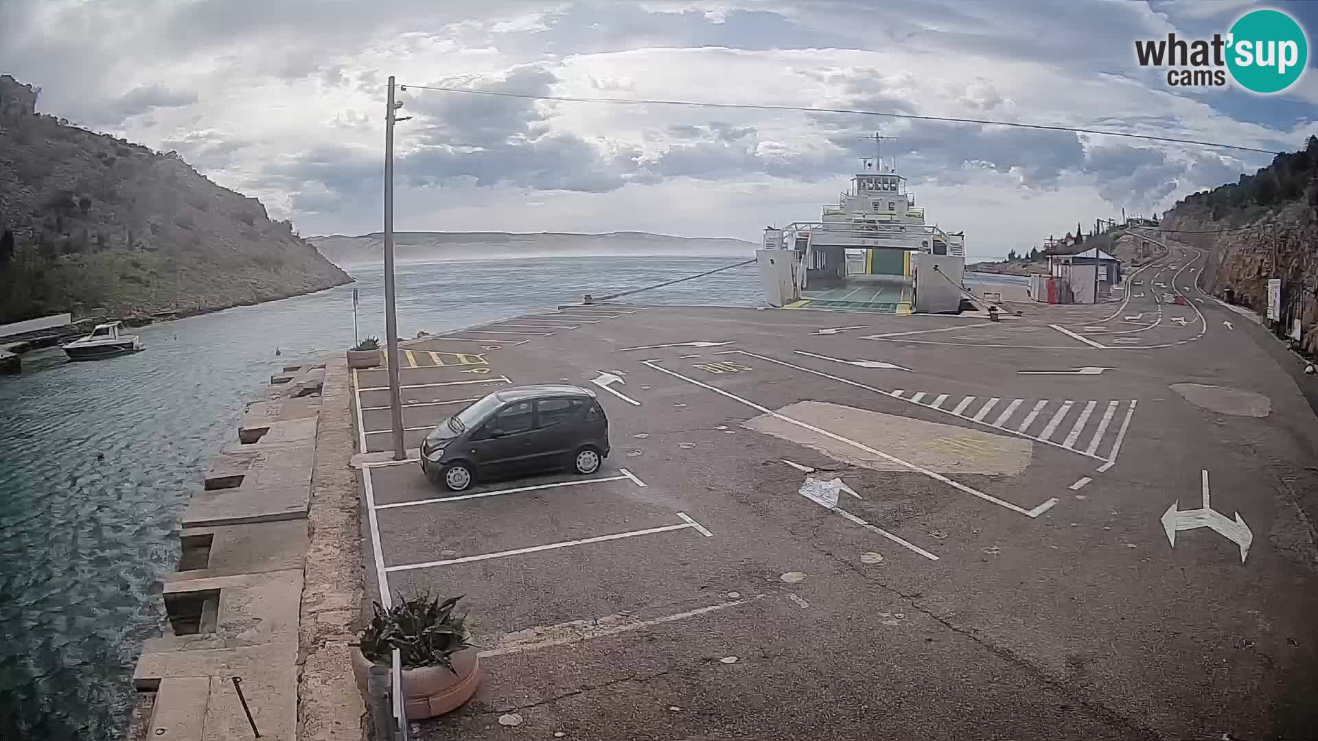 Web kamera trajektna luka Prizna – prema otoku Pag