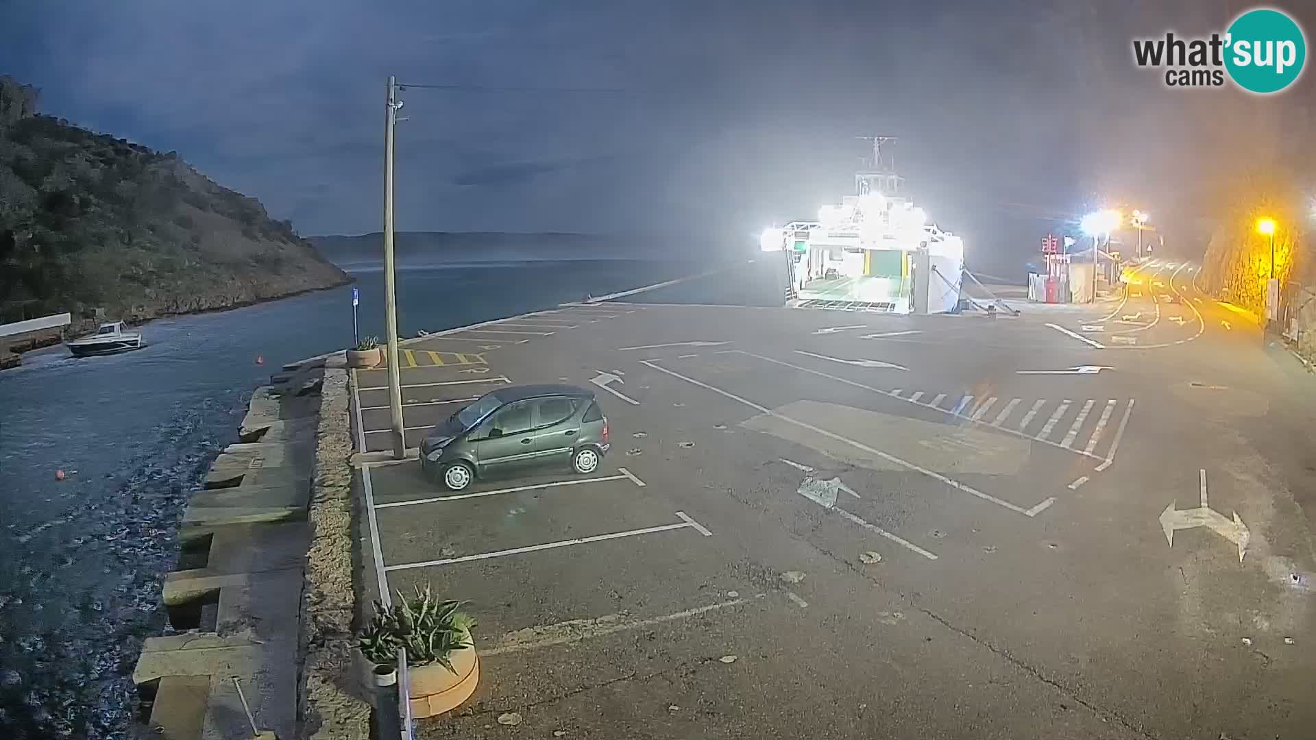 Webcam del puerto de ferris de Prizna – hacia la isla de Pag