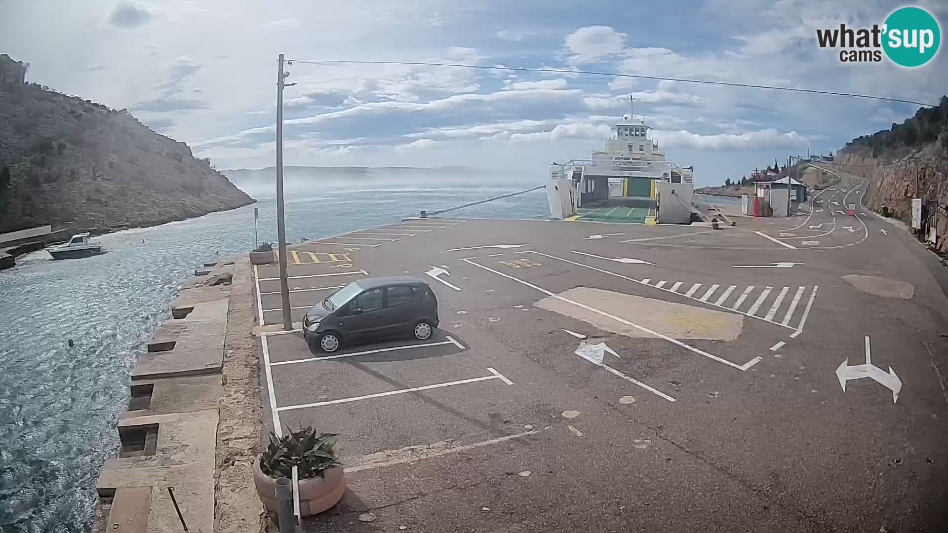 Webcam del puerto de ferris de Prizna – hacia la isla de Pag