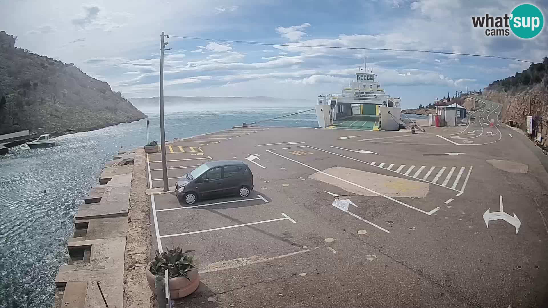 Webcam del puerto de ferris de Prizna – hacia la isla de Pag
