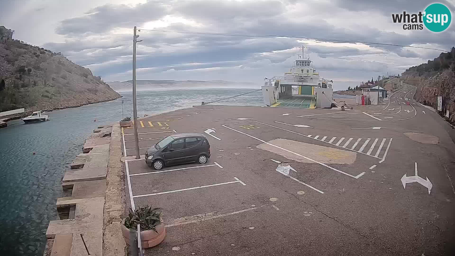Webcam Prizna ferry port to Pag island