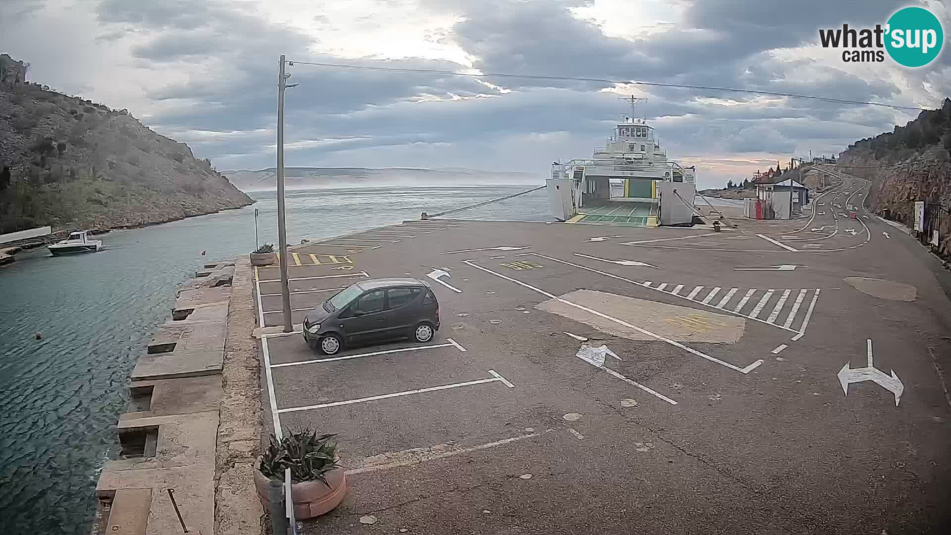 Webcam Prizna ferry port to Pag island