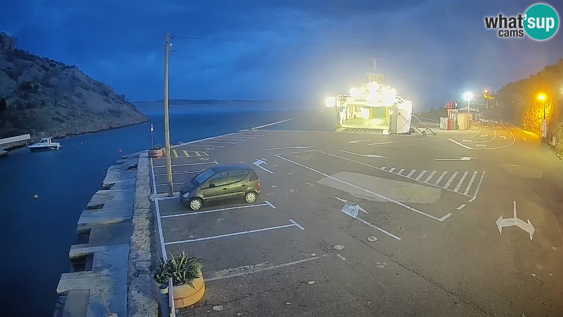 Webcam del puerto de ferris de Prizna – hacia la isla de Pag
