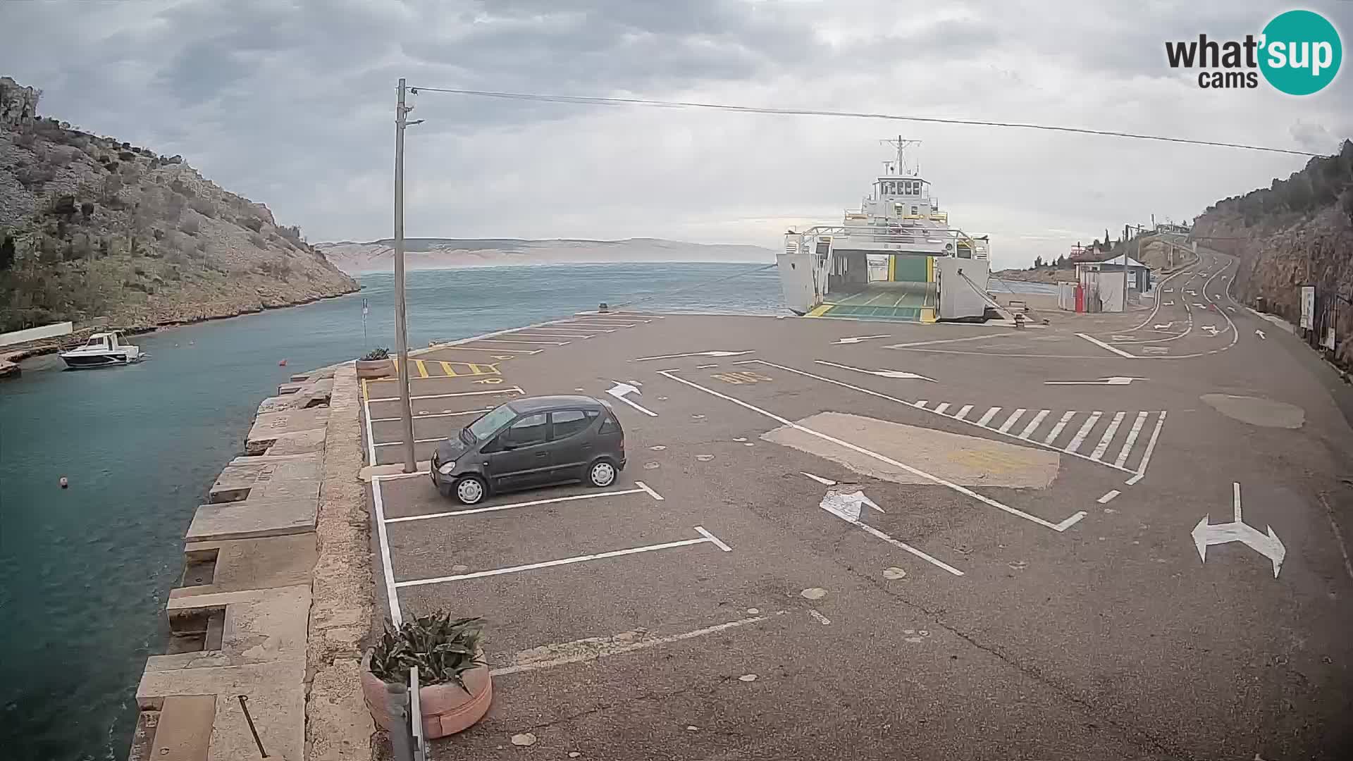 Web kamera trajektna luka Prizna – prema otoku Pag