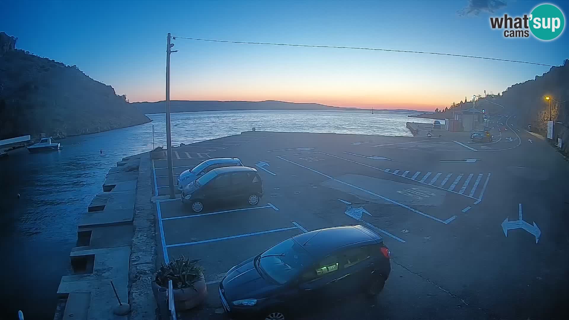 Webcam del puerto de ferris de Prizna – hacia la isla de Pag
