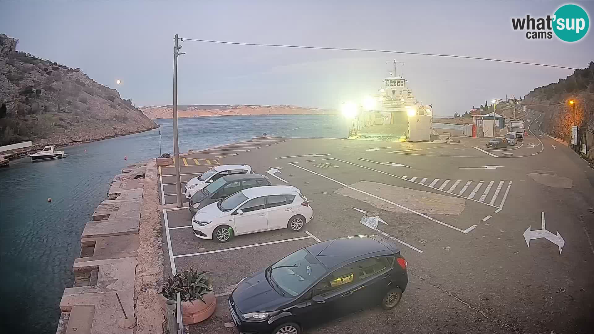 Webcam Prizna ferry port to Pag island