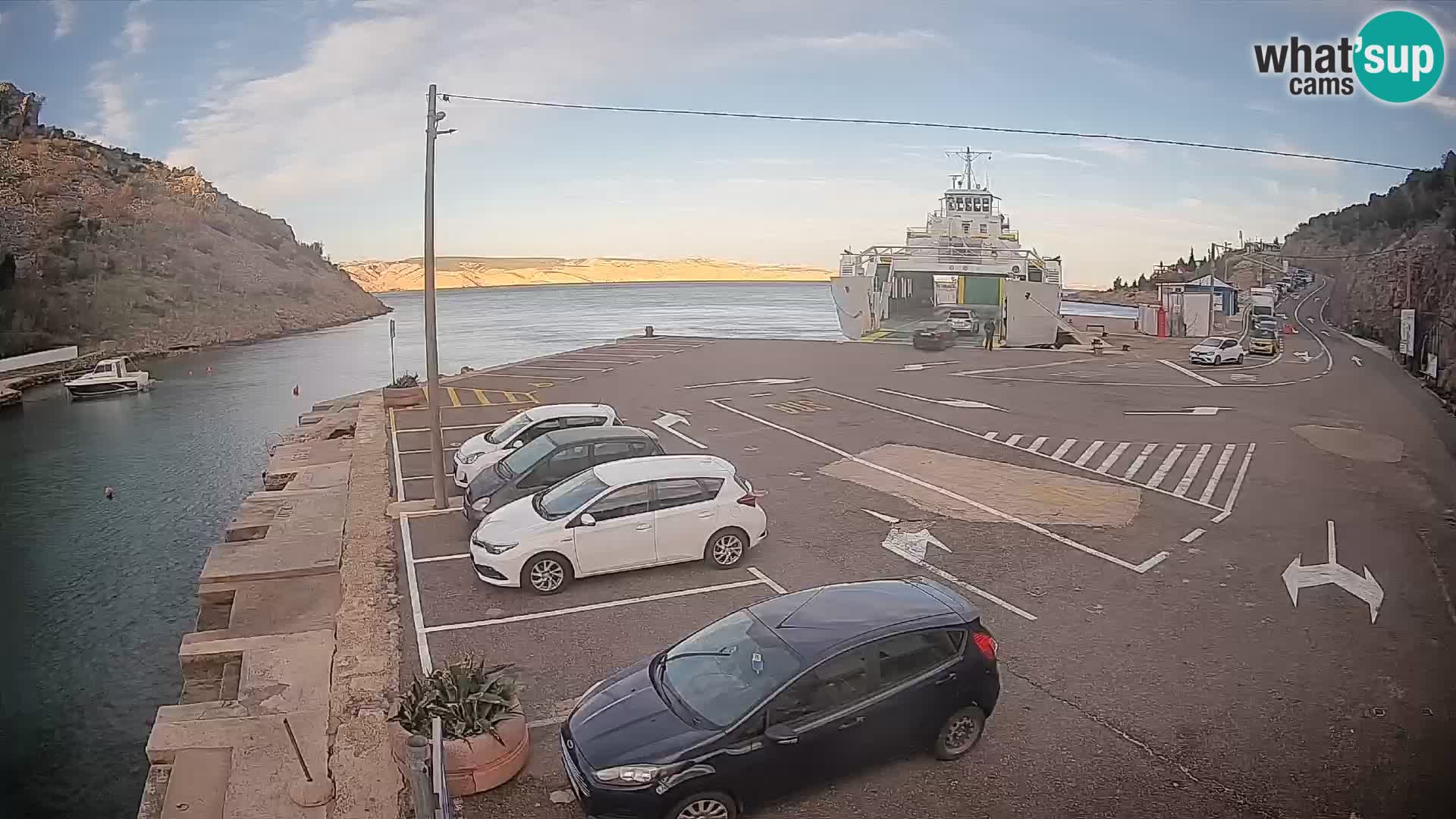 Webcam port de ferry de Prizna – vers l’île de Pag