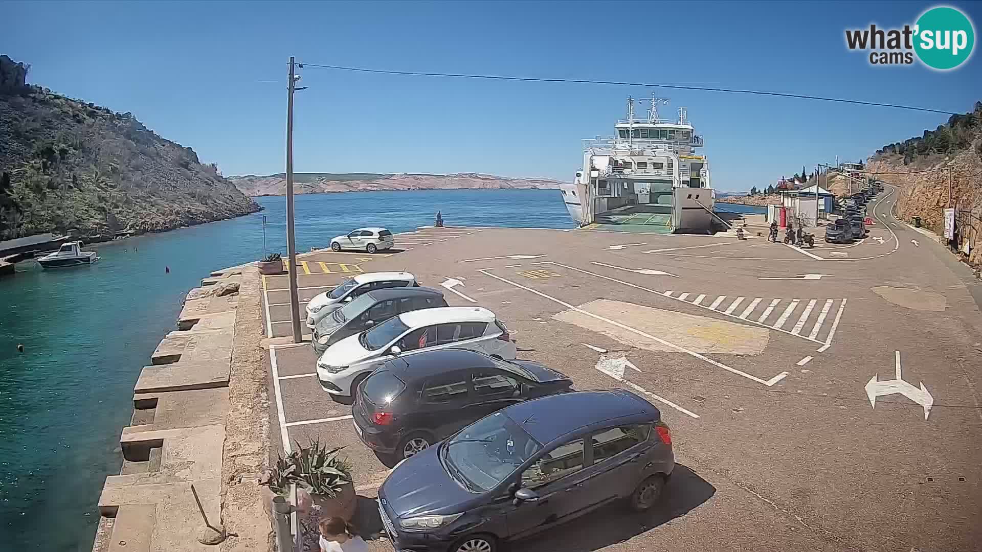 Webcam del puerto de ferris de Prizna – hacia la isla de Pag