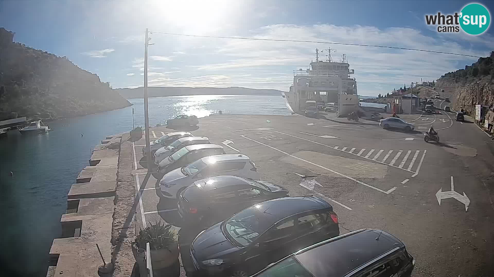 Web kamera trajektna luka Prizna – prema otoku Pag