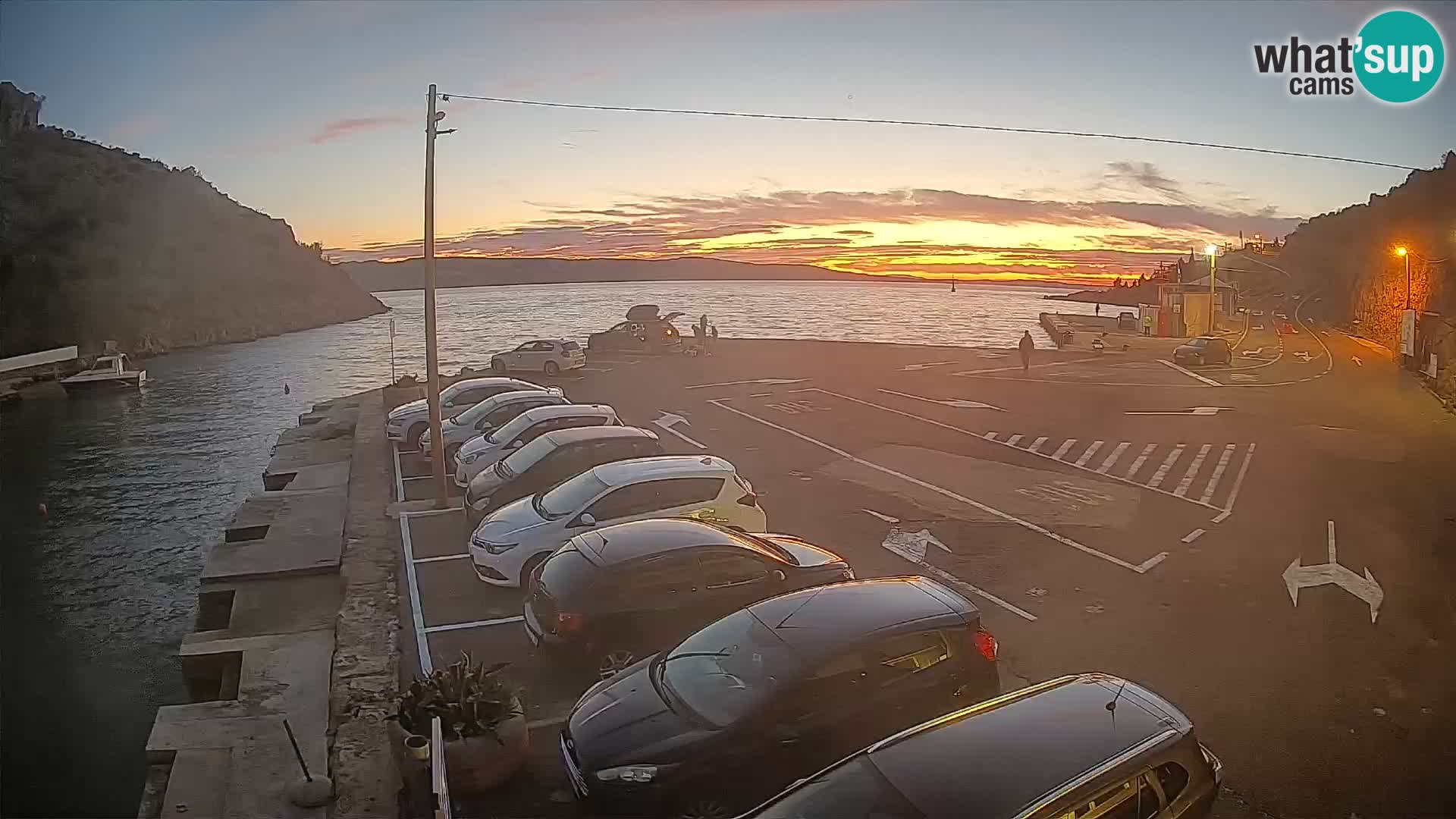 Webcam del puerto de ferris de Prizna – hacia la isla de Pag