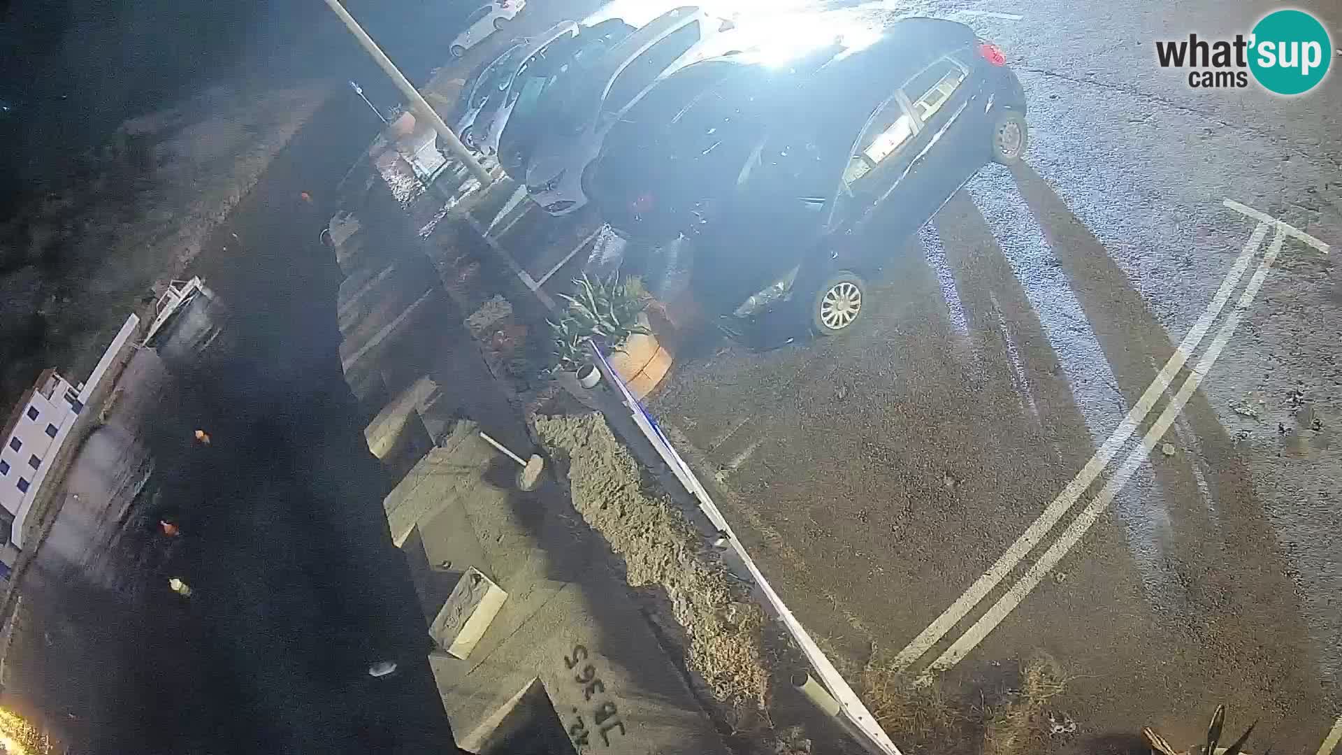 Webcam del puerto de ferris de Prizna – hacia la isla de Pag