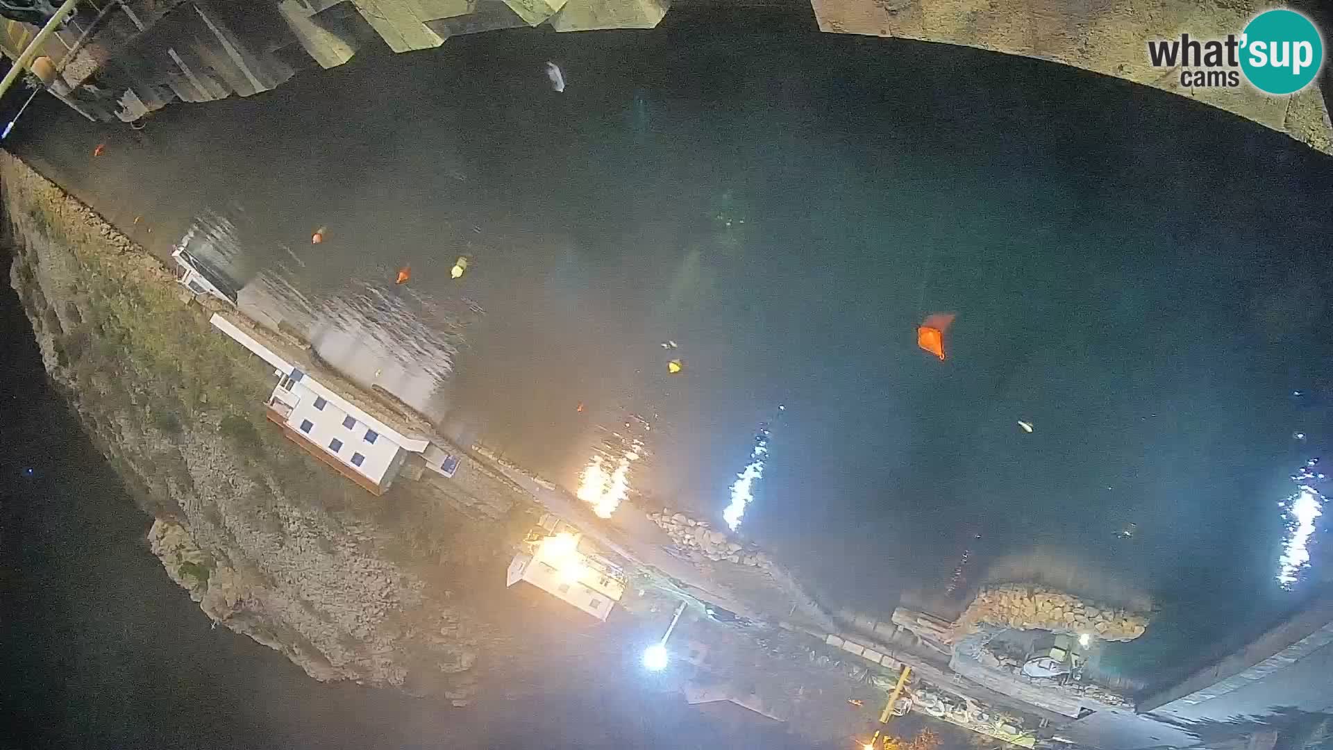 Webcam port de ferry de Prizna – vers l’île de Pag