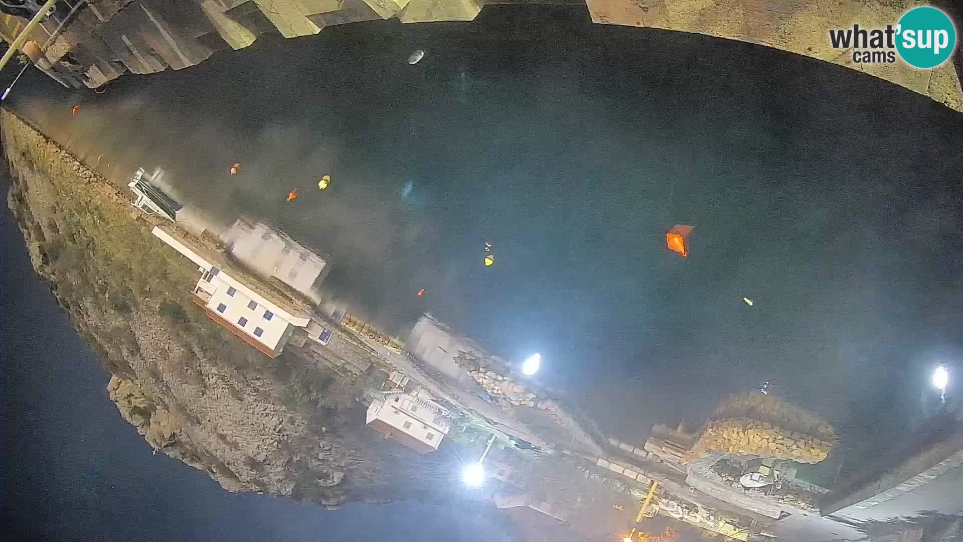 Webcam del puerto de ferris de Prizna – hacia la isla de Pag