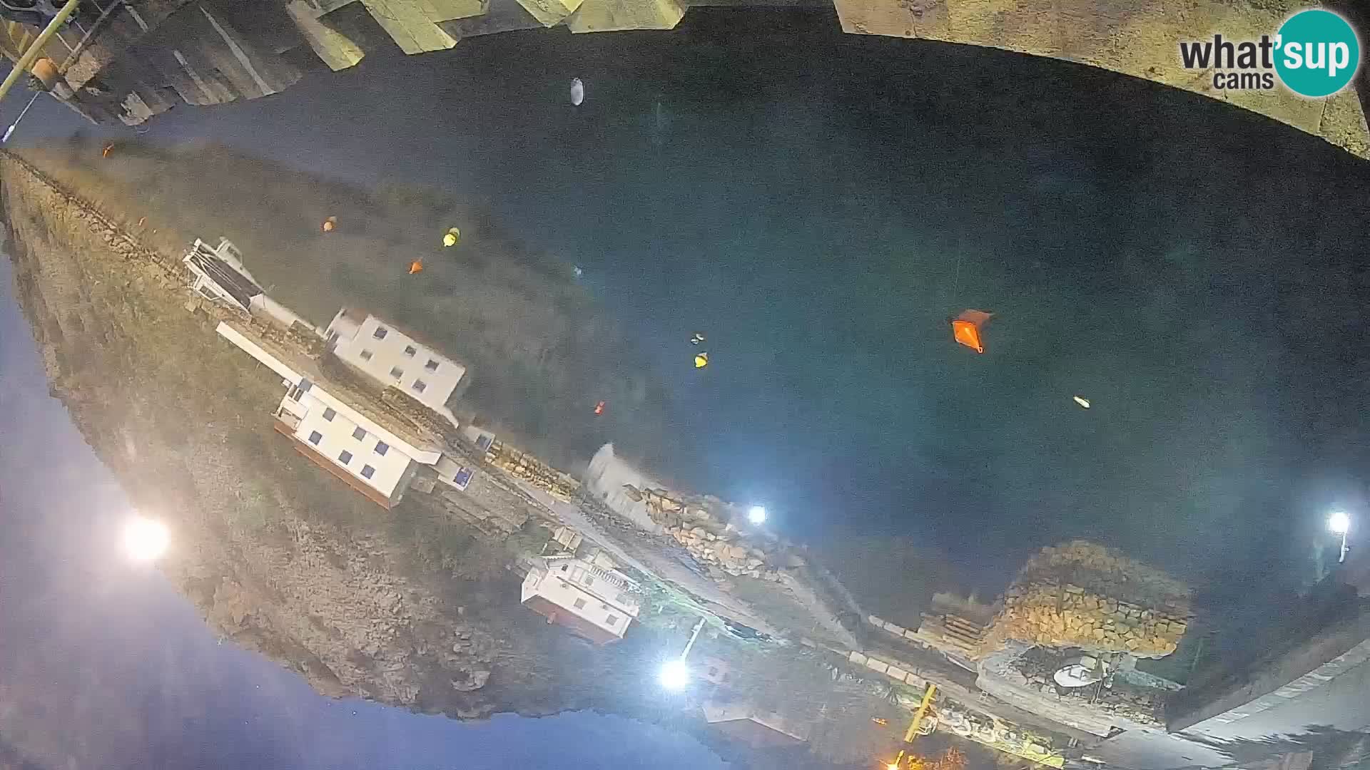 Web kamera trajektna luka Prizna – prema otoku Pag