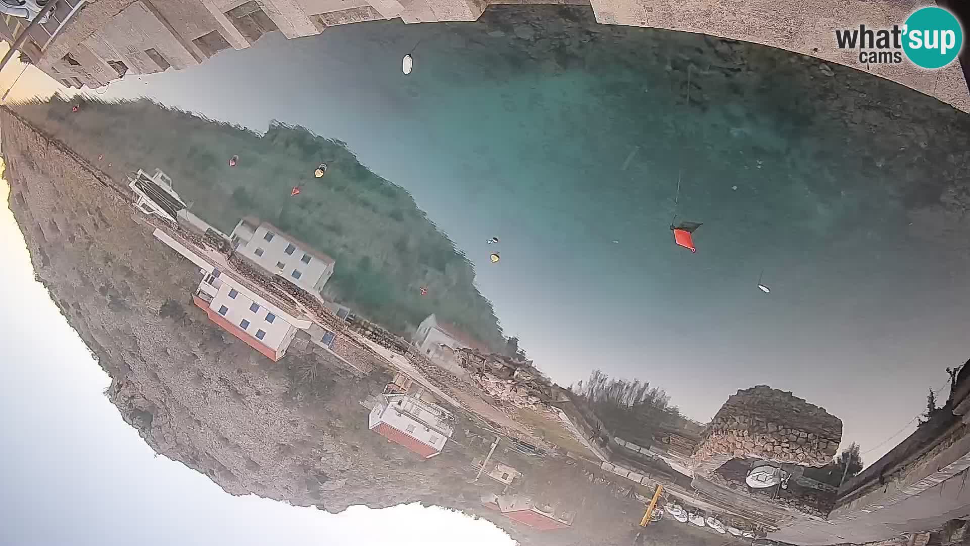 Webcam del puerto de ferris de Prizna – hacia la isla de Pag