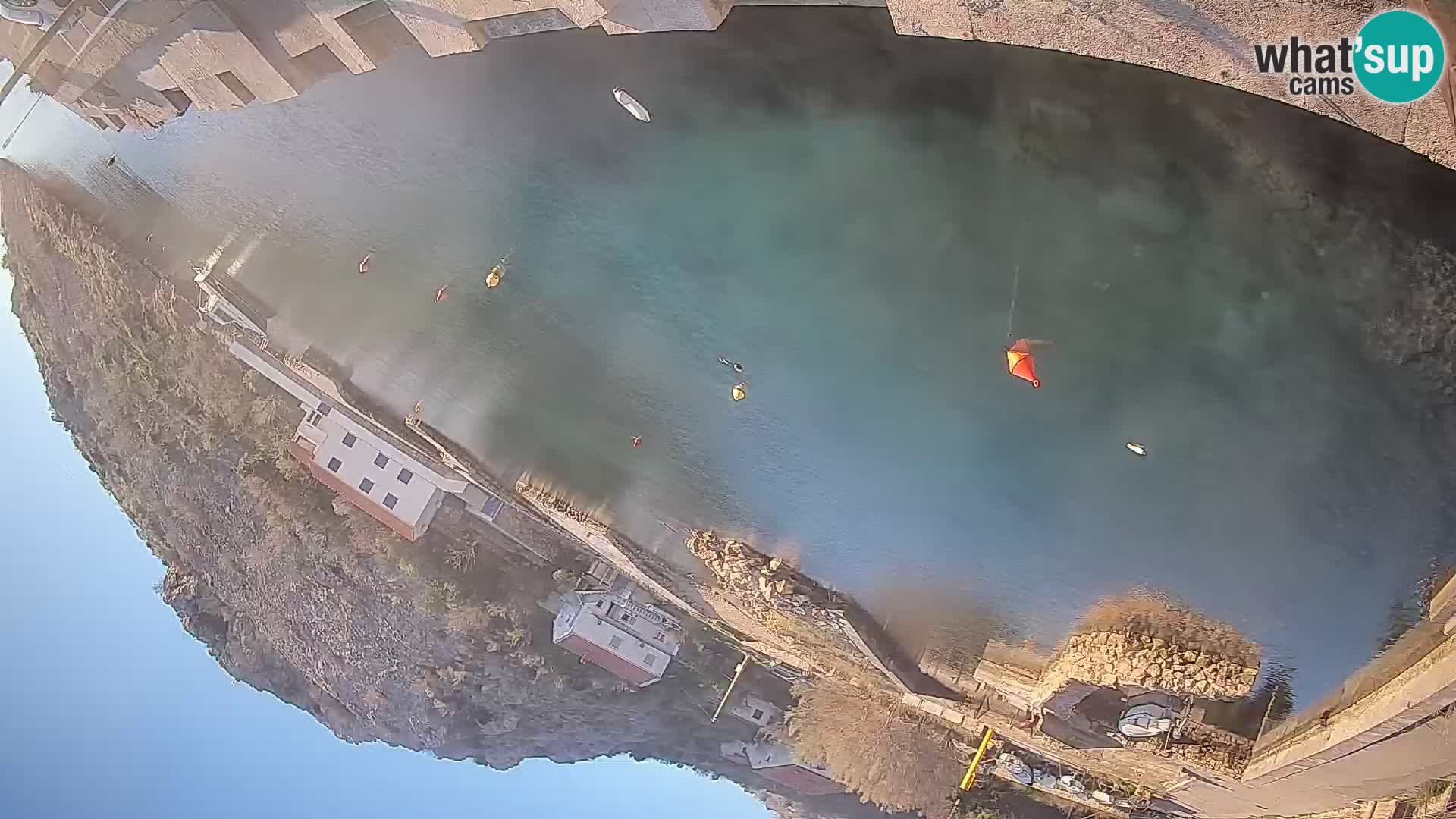 Web kamera trajektna luka Prizna – prema otoku Pag