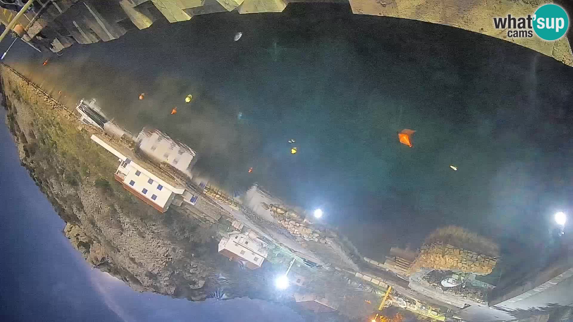 Web kamera trajektna luka Prizna – prema otoku Pag