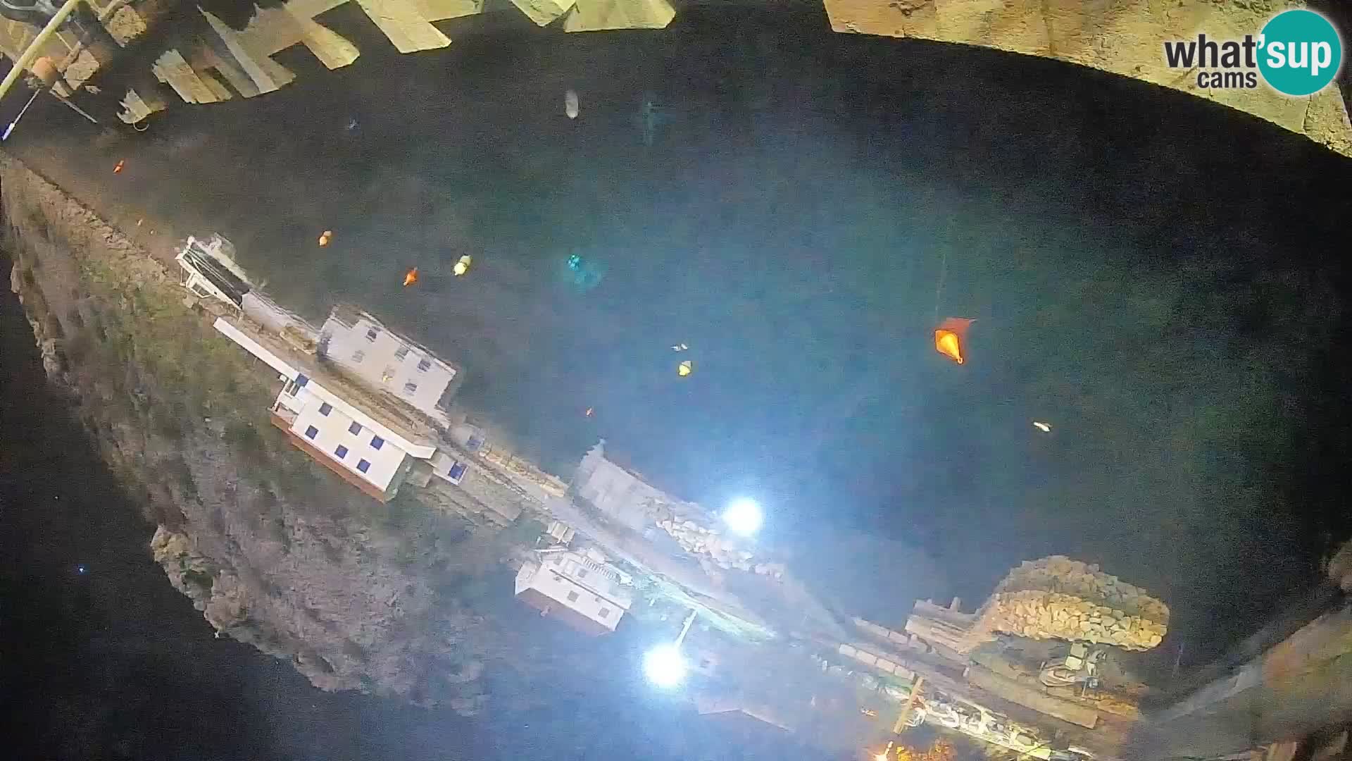 Webcam del puerto de ferris de Prizna – hacia la isla de Pag