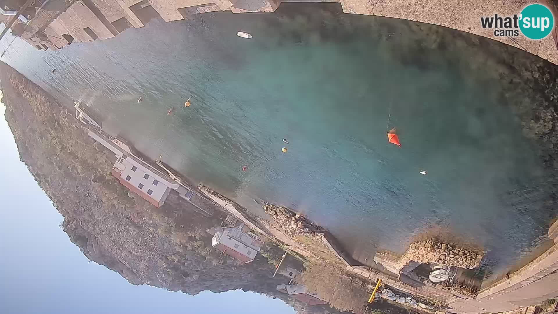 Spletna kamera trajektno pristanišče Prizna – proti otoku Pag