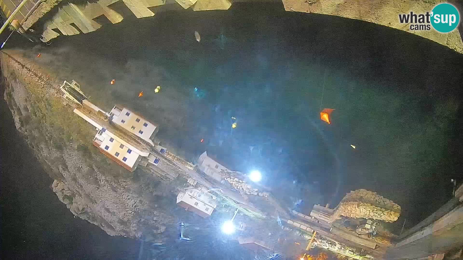 Web kamera trajektna luka Prizna – prema otoku Pag