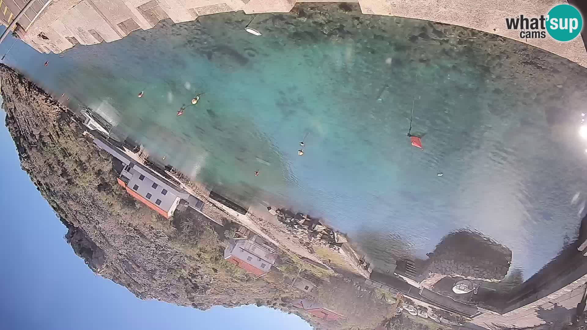 Web kamera trajektna luka Prizna – prema otoku Pag