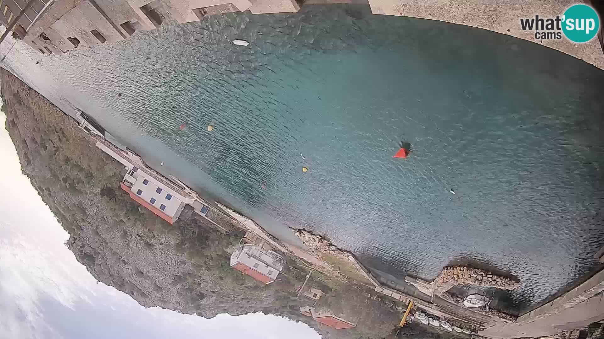 Web kamera trajektna luka Prizna – prema otoku Pag