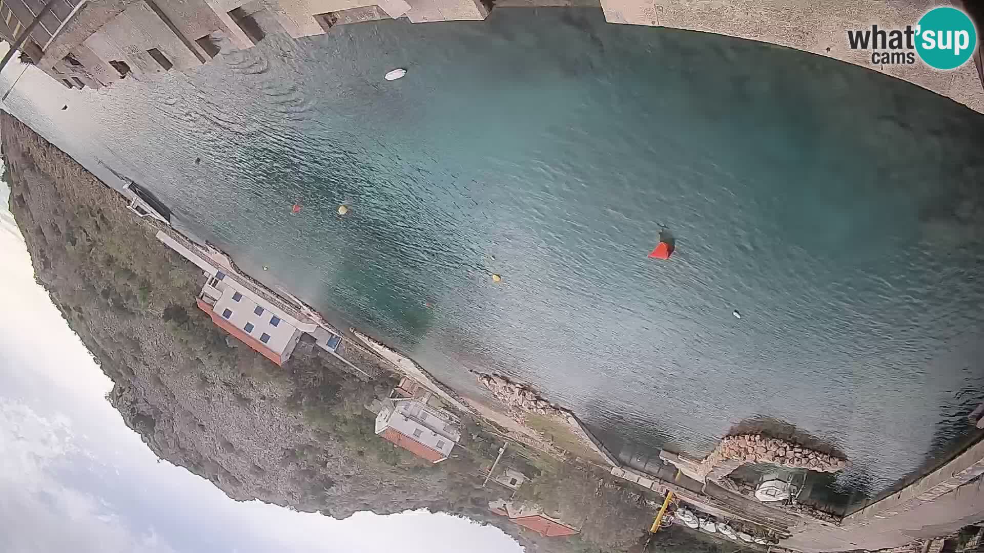 Web kamera trajektna luka Prizna – prema otoku Pag