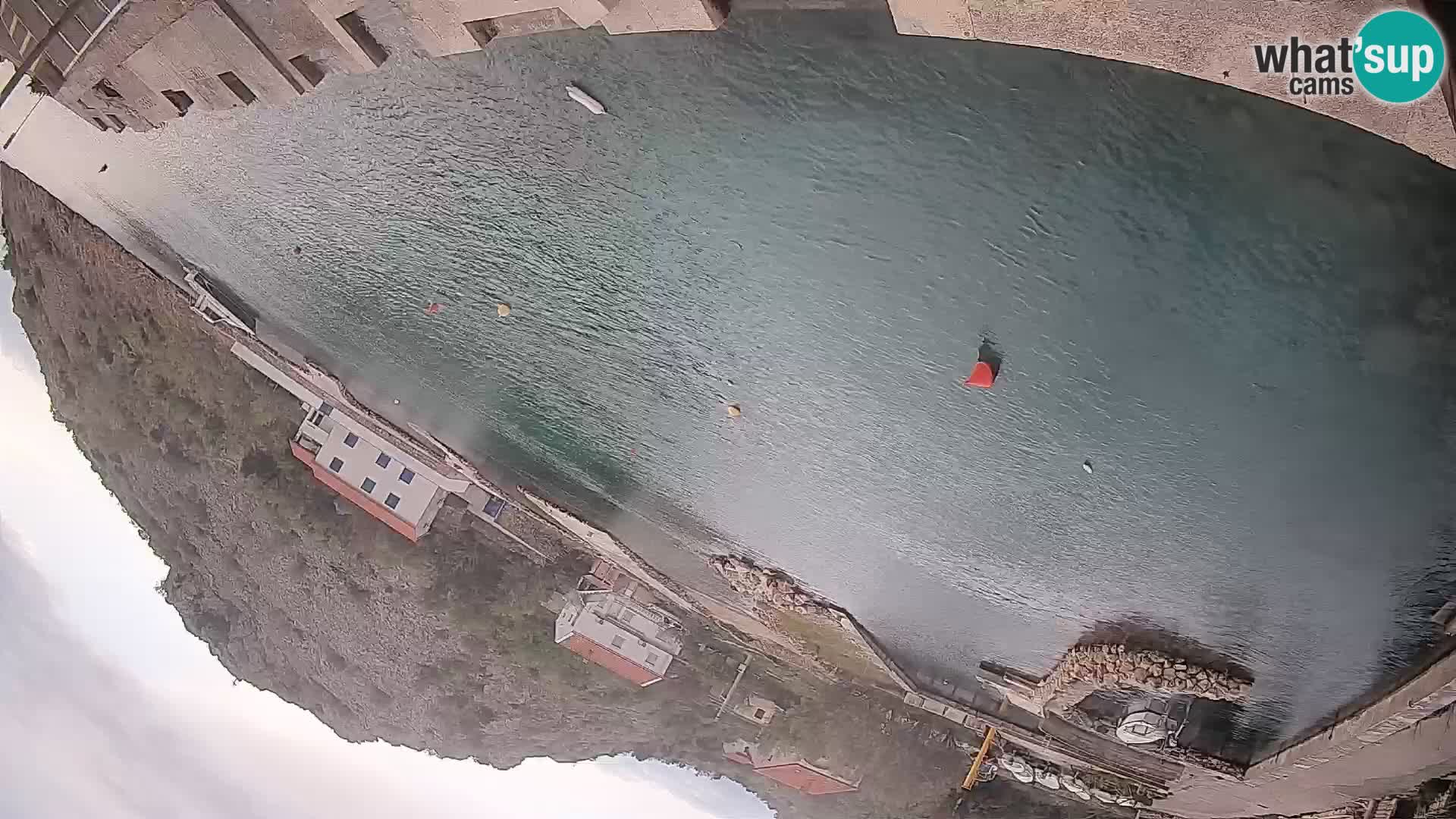 Web kamera trajektna luka Prizna – prema otoku Pag