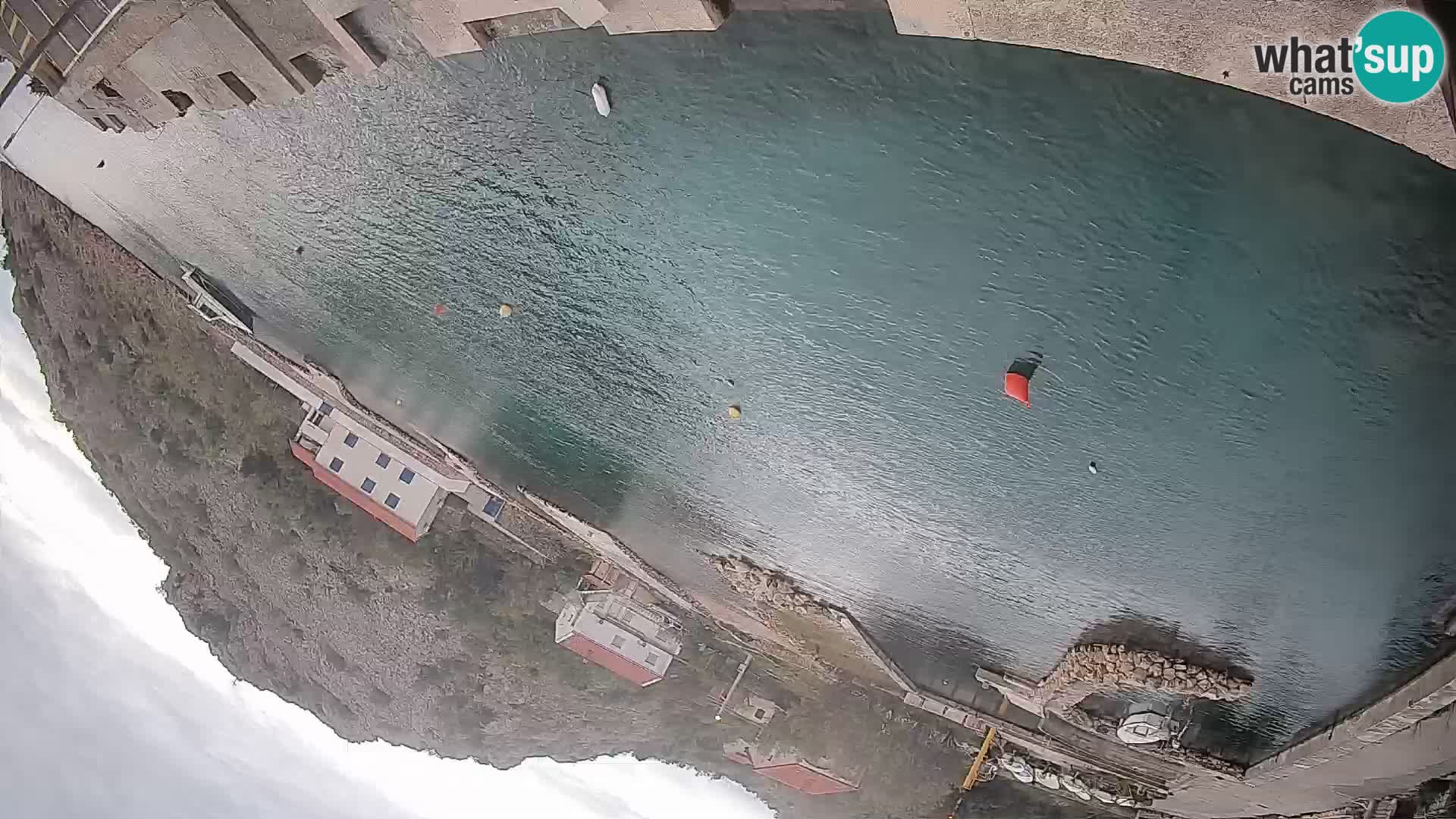 Webcam del puerto de ferris de Prizna – hacia la isla de Pag