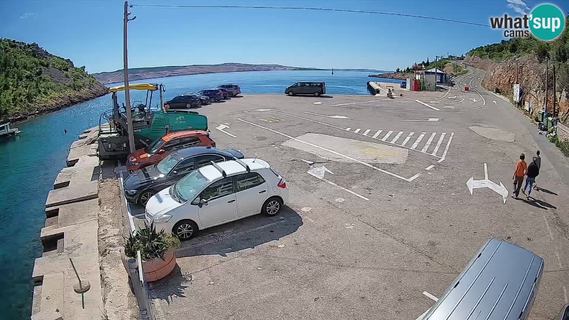 Spletna kamera trajektno pristanišče Prizna – proti otoku Pag