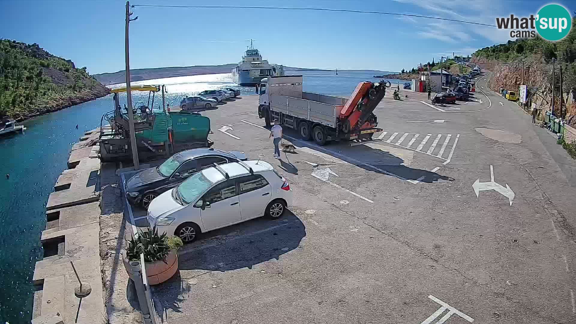 Web kamera trajektna luka Prizna – prema otoku Pag