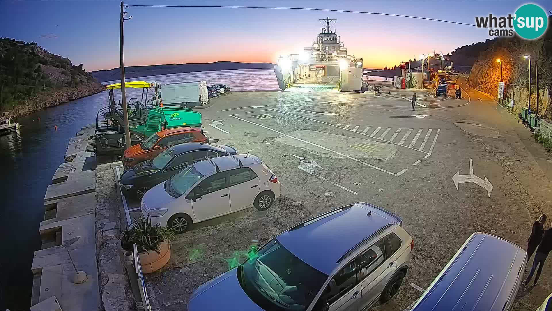 Webcam del puerto de ferris de Prizna – hacia la isla de Pag