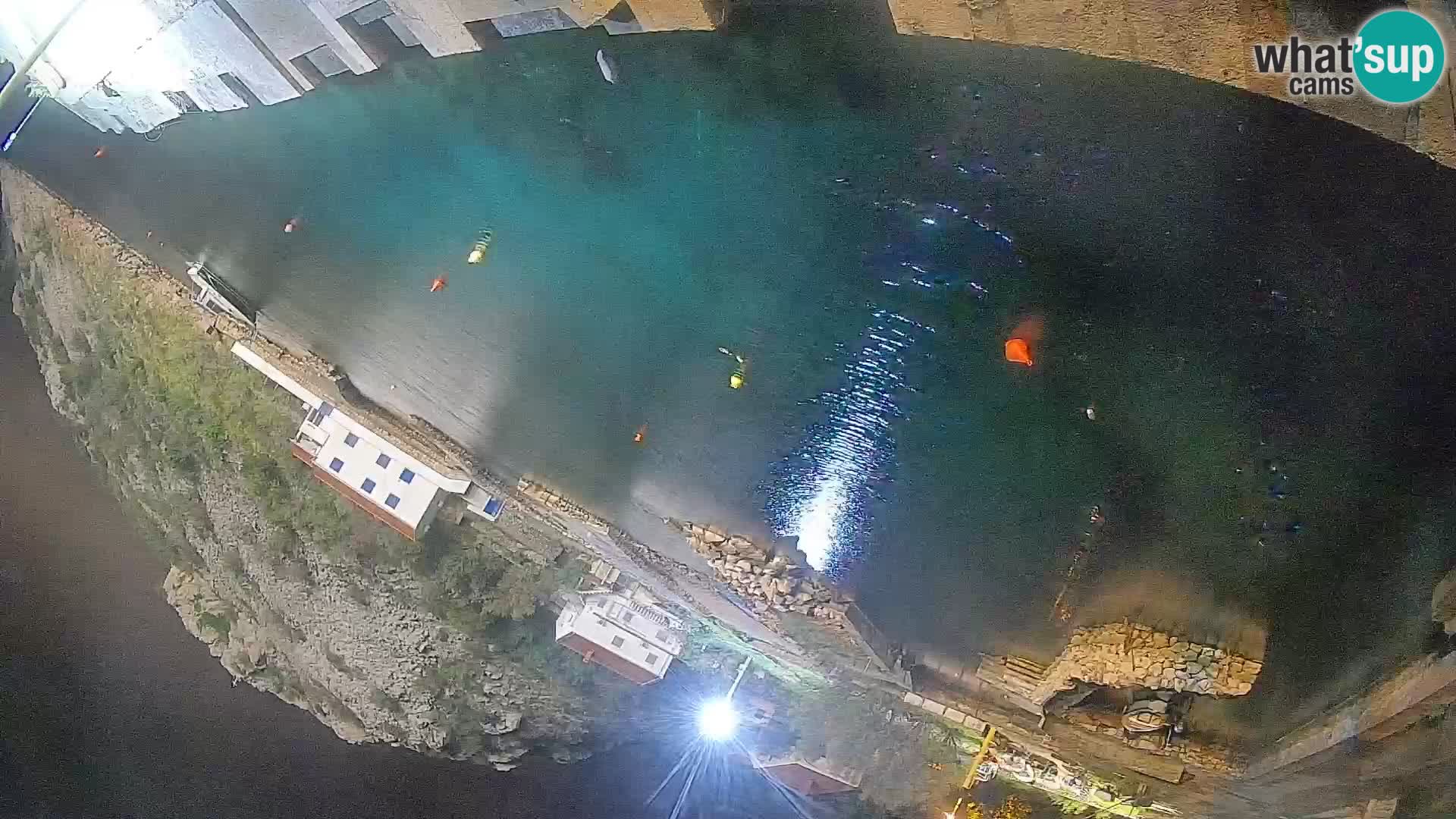 Webcam del puerto de ferris de Prizna – hacia la isla de Pag