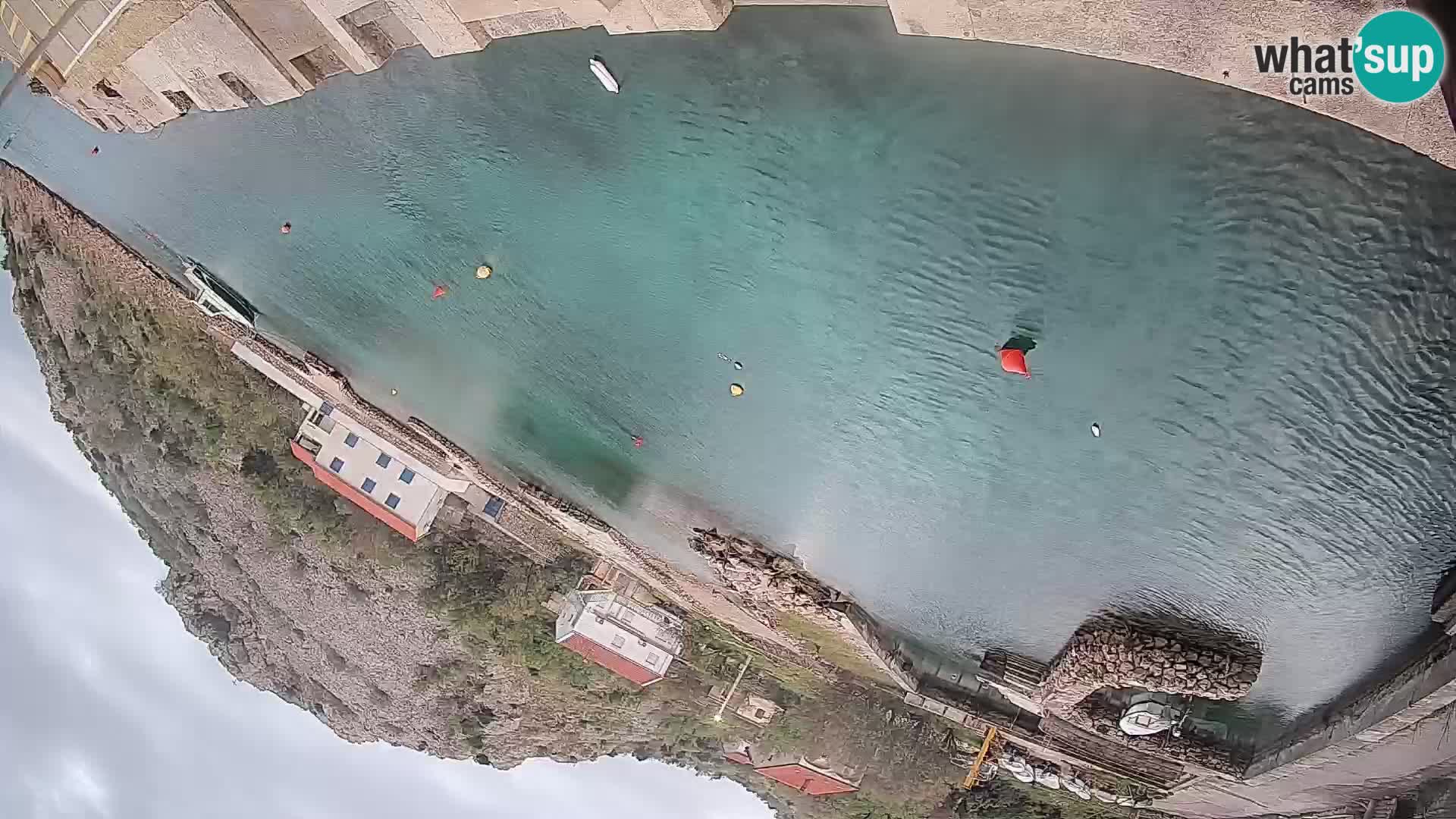 Webcam port de ferry de Prizna – vers l’île de Pag