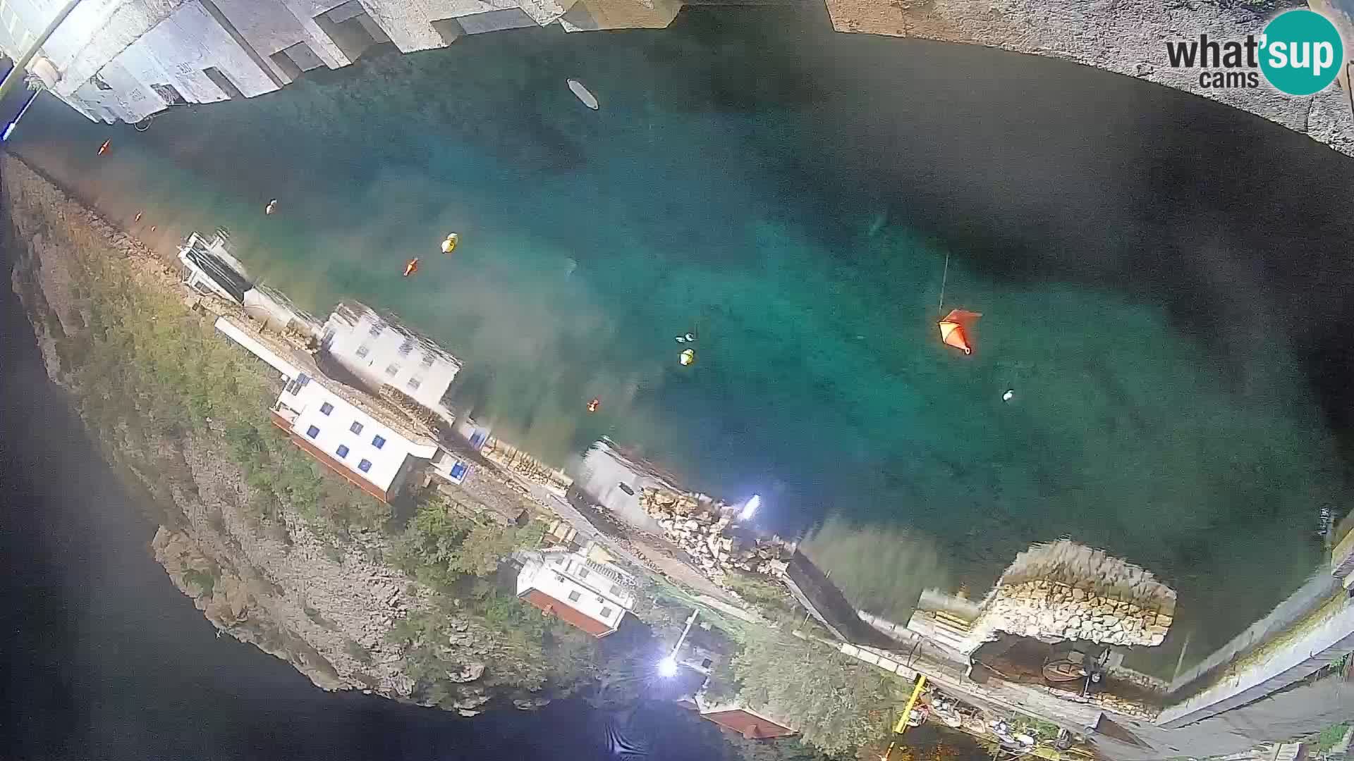 Webcam port de ferry de Prizna – vers l’île de Pag