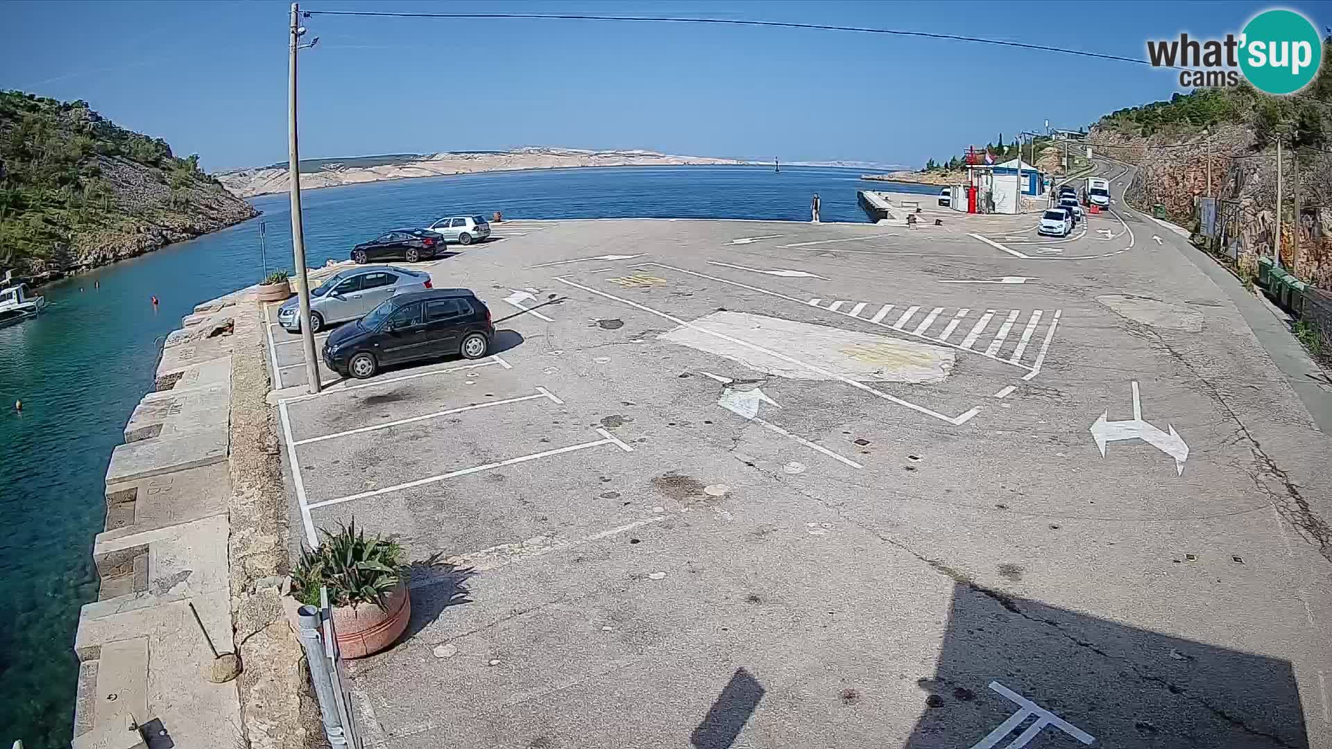 Webcam del puerto de ferris de Prizna – hacia la isla de Pag