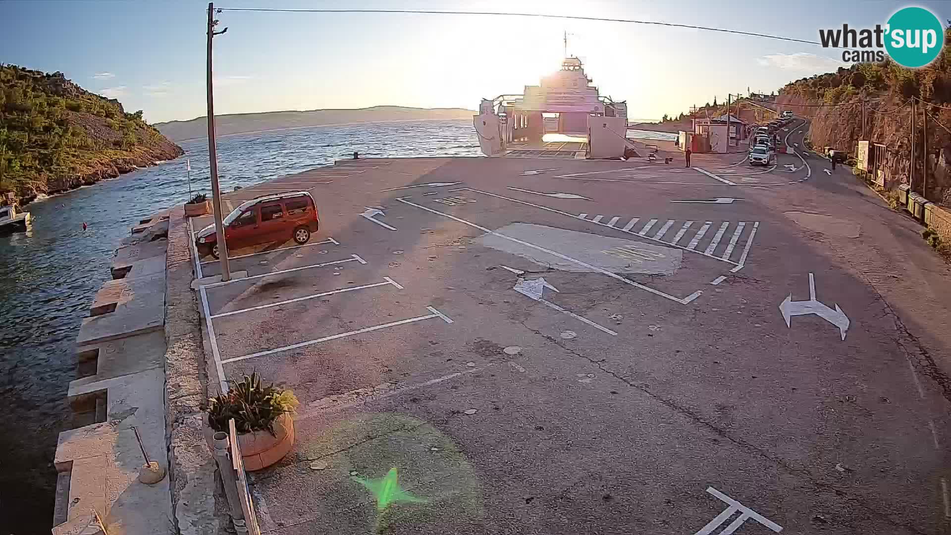 Web kamera trajektna luka Prizna – prema otoku Pag