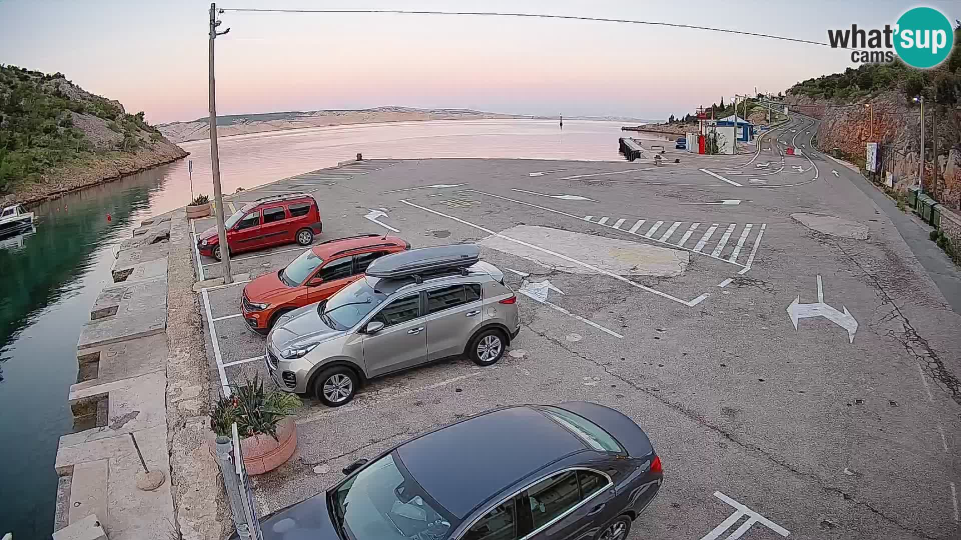 Webcam del puerto de ferris de Prizna – hacia la isla de Pag