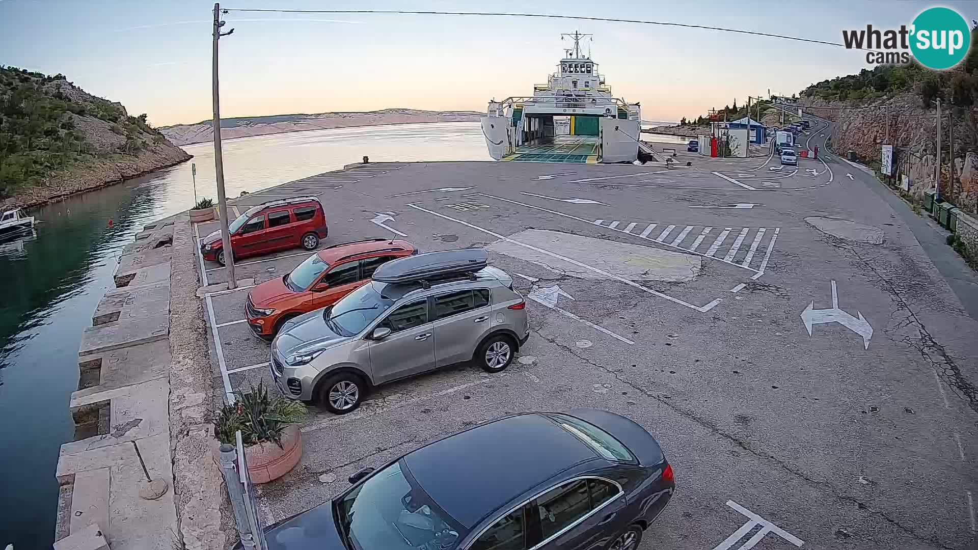 Web kamera trajektna luka Prizna – prema otoku Pag