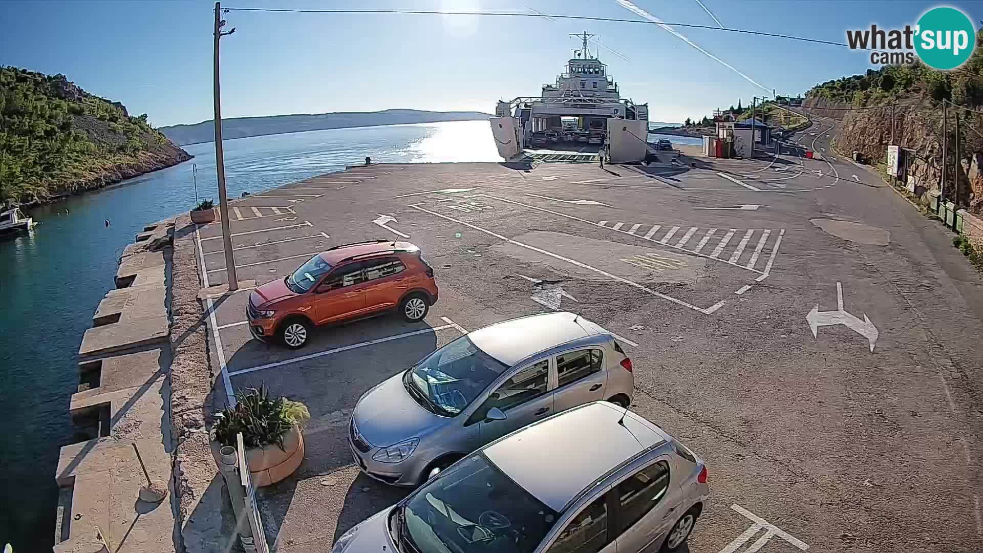 Webcam del puerto de ferris de Prizna – hacia la isla de Pag