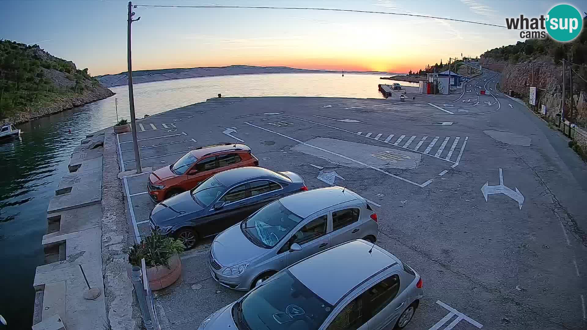 Webcam del puerto de ferris de Prizna – hacia la isla de Pag