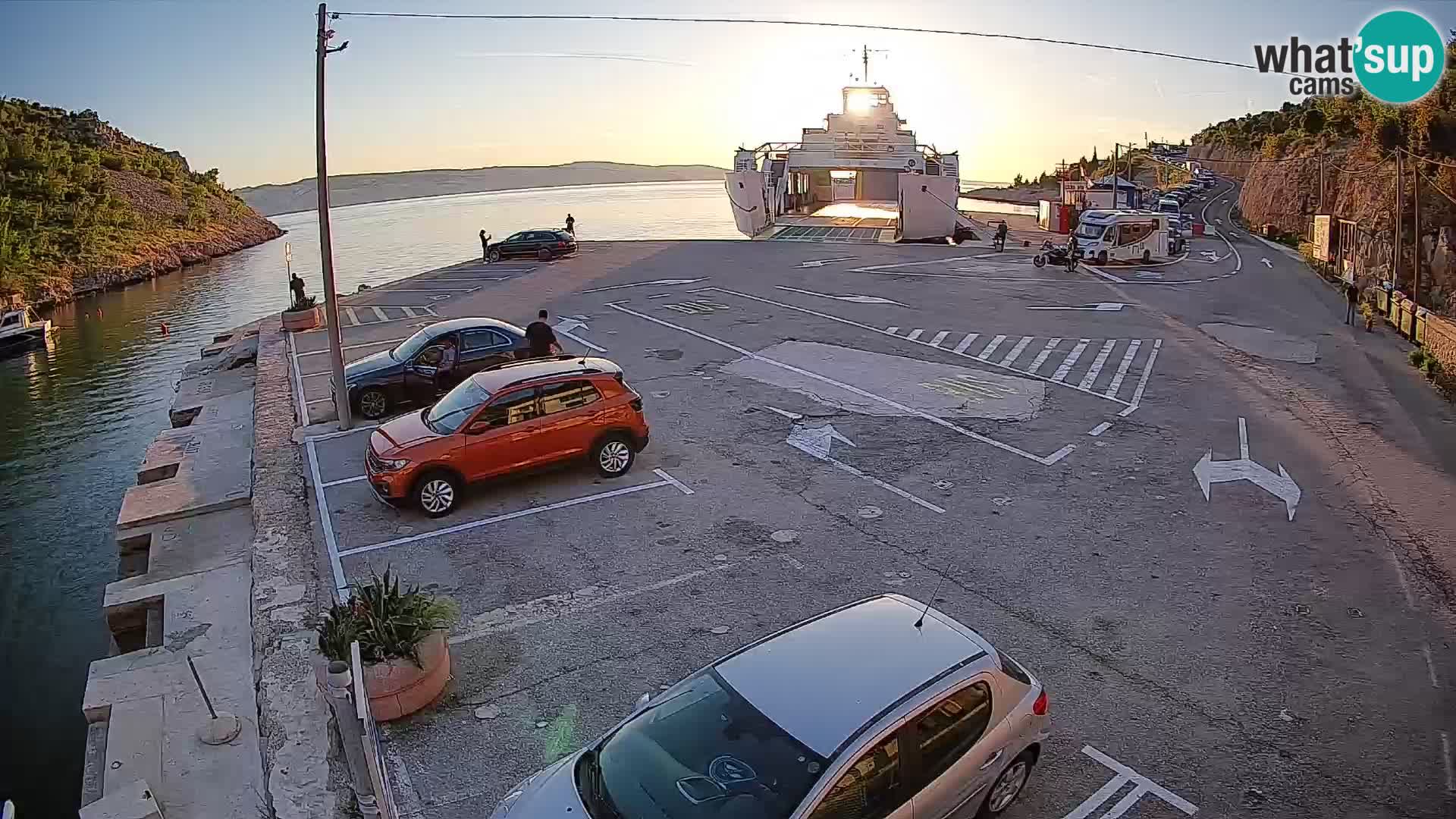 Web kamera trajektna luka Prizna – prema otoku Pag