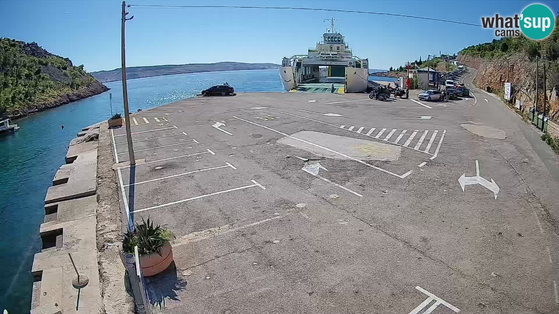 Web kamera trajektna luka Prizna – prema otoku Pag